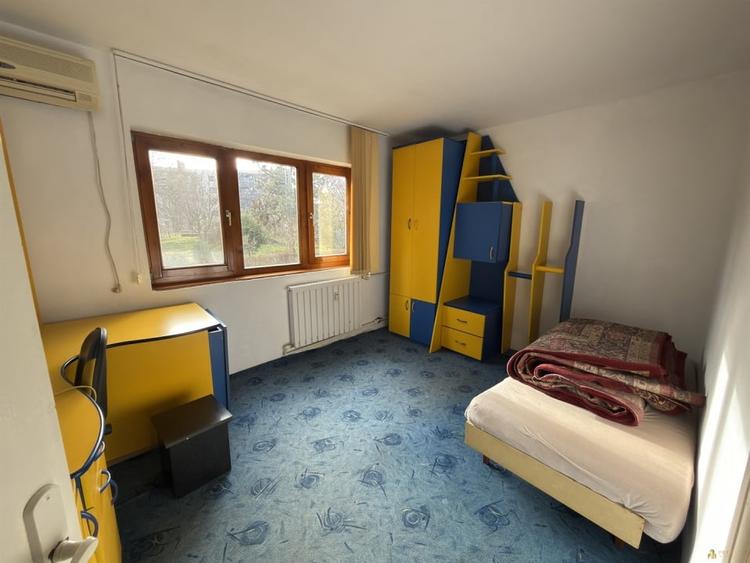 Apartament 2 camere tip Q de vanzare la parter, str. Feldioarei - 8