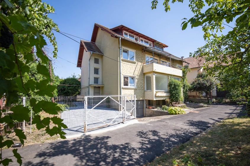 Casă deosebită de vânzare în centrul istoric al Brașovului - 2