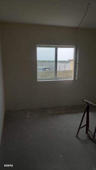 Casă cu 4 camere cu Teren 450 Mp în Malu Mare