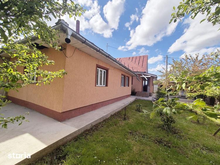 Casa din caramida ?i teren generos, comuna Dobreni - 12