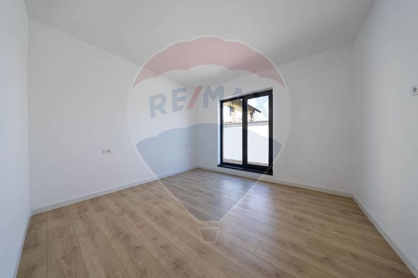 Casa 4 camere-594 mp teren,  construcție noua-Harman - 2