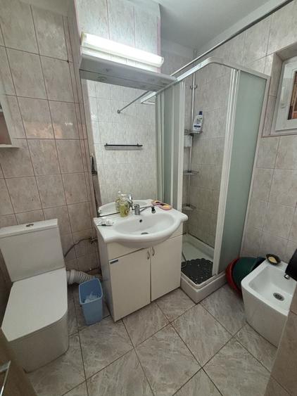 Apartament cu 3 camere decomandat în Torontalului
