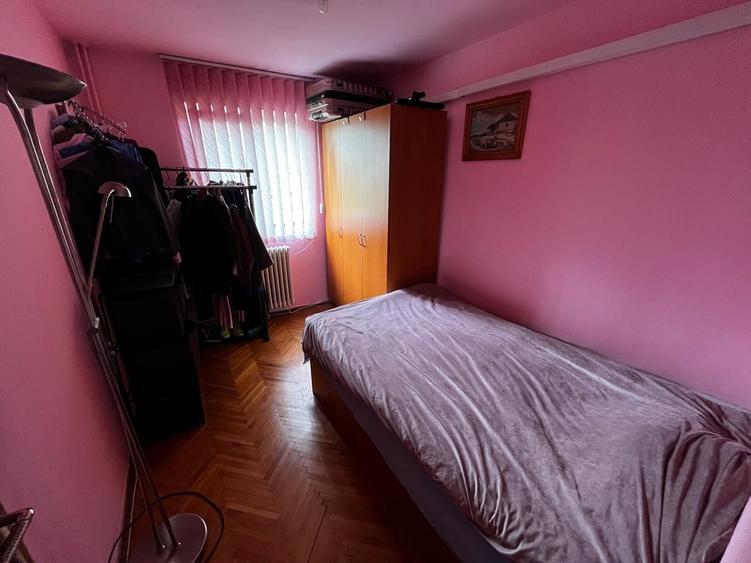 Apartament cu 3 camere în Dumbrăvița