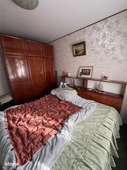 Apartament cu 4 camere decomandat în Berceni