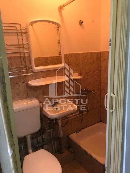 Garsonieră semidecomandată, mobilată în Lipovei