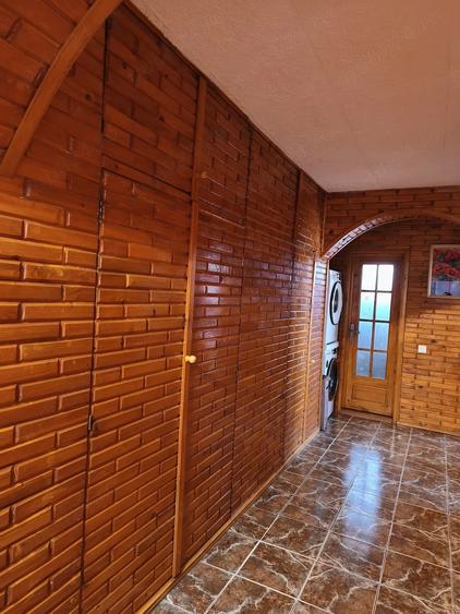 Apartament cu 3 camere decomandat în Astra