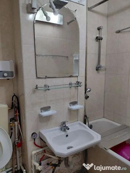 Apartament cu 2 camere decomandat în Micro 19