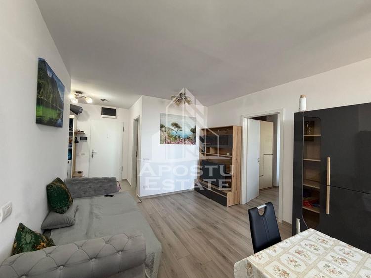 Apartament cu 3 camere semidecomandat în Take Ionescu