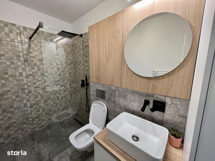 Apartament cu 3 camere semidecomandat în Ciupercenii Noi