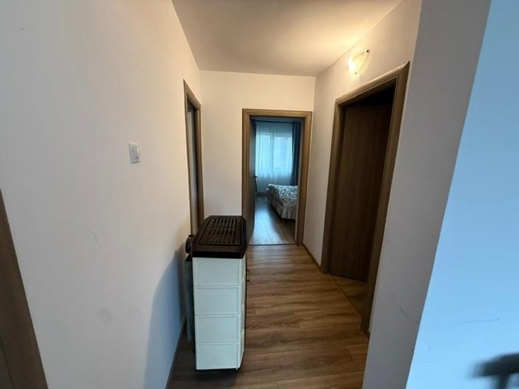 Casă individuală cu 5 camere cu Teren 1000 Mp în Central