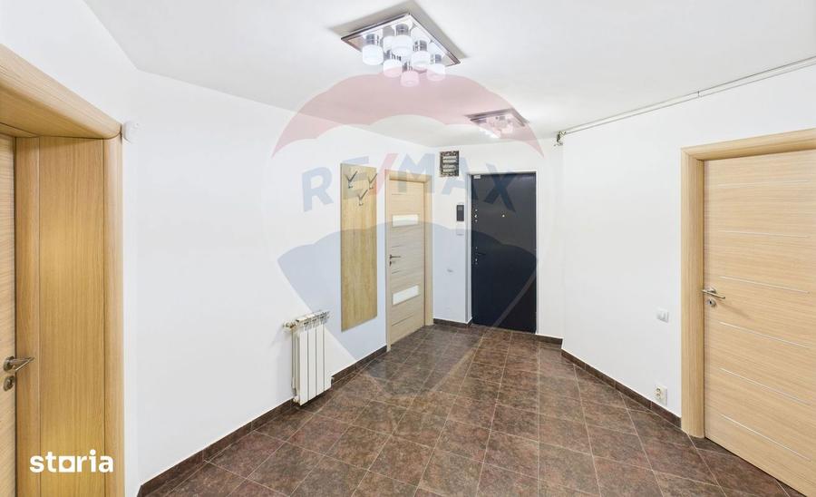 Apartament cu 5 camere în Tineretului