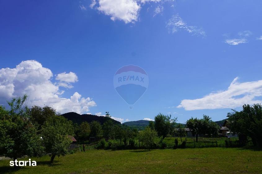 Casă cu 3 camere cu Teren 1922 Mp în Săliște