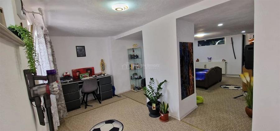 Casă cu Teren 216 Mp în Muncitoresc