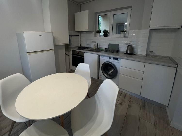 Apartament cu 2 camere, mobilat în Faleza Nord