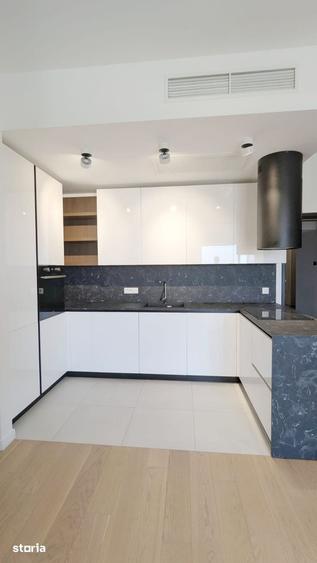 Apartament cu 3 camere în Tei