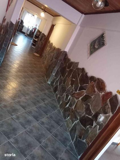 Pensiune cu restaurant comercial ,SI casa de locuit - 4