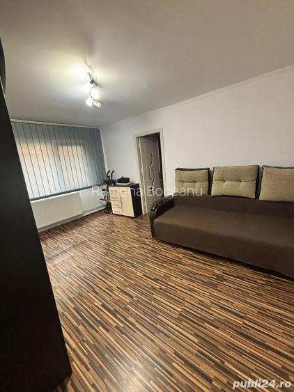 Vand apartament 3 camere Vand apartament 3 camere