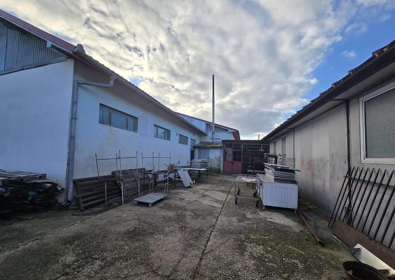 Se ofera spre vanzare / inchiriere cladire cu spa?iu... - 19