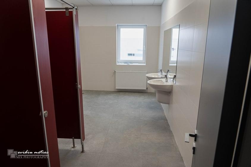 Hala clasa A, acces facil TIR - 12