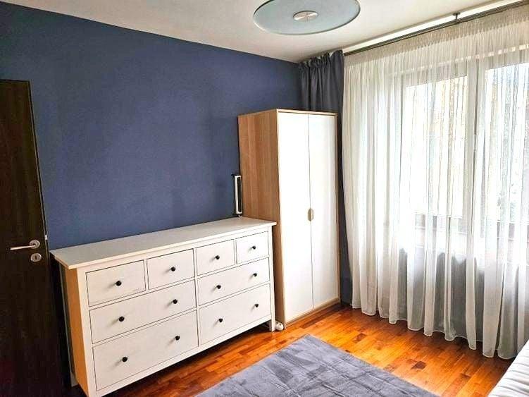 Apartament cu 3 camere decomandat în Dristor