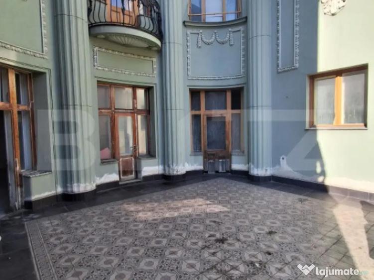 Spa?iu comercial 160 mp + terasa 40 mp, langa Pia?a Sfa - 1