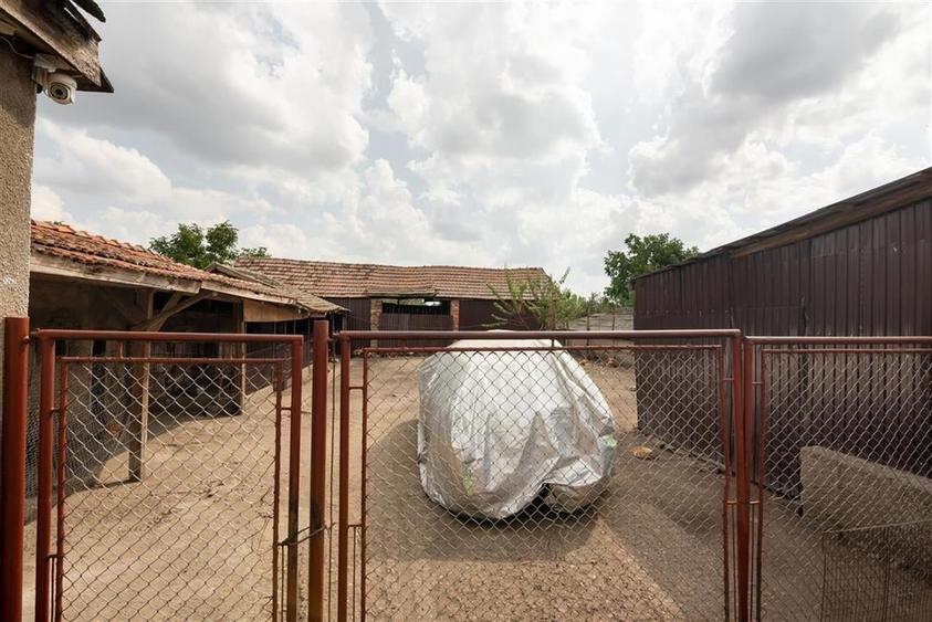 Teren mare cu 2 case si front la 2 strazi in Tamaseu - 45