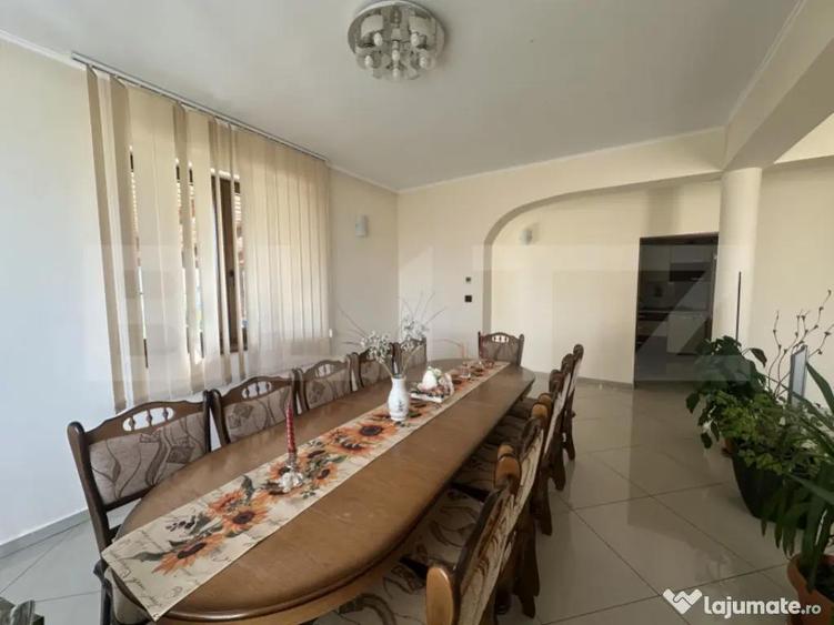 Casa spa?ioasa cu etaj, teren generos ?i livada, Zona P - 6