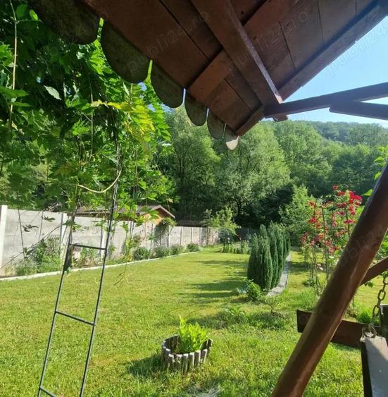 Vand casa la 13 km de Hunedoara - 2