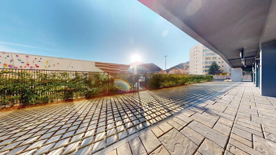 Spațiu comercial de închiriat Brașov, Răcădău, Ansamblul Cosmopolit - 1