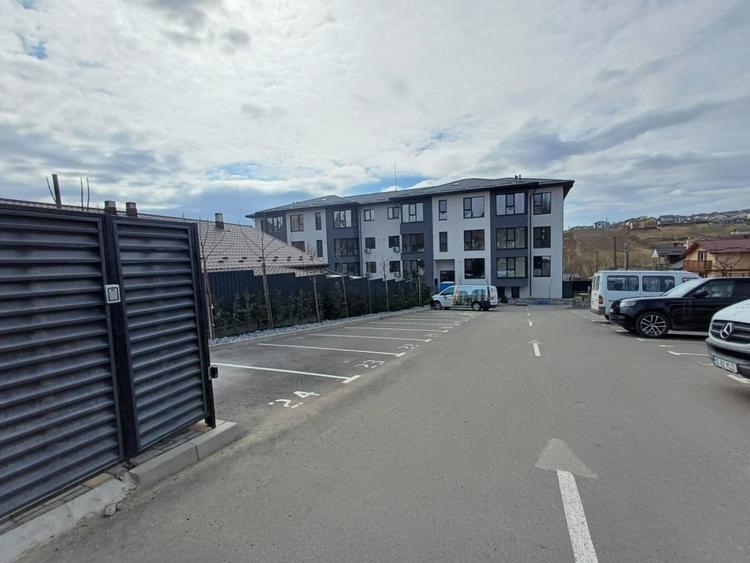 APARTAMENT DECOMANDAT CU 2 CAMERE IN NICOLINA-CAPAT CUG , BLOC NOU - 10