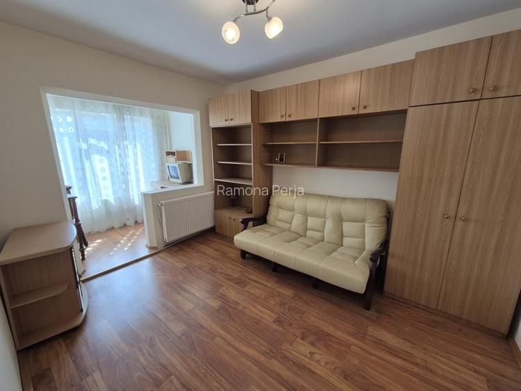 Apartament 3 camere confort 1 decomandat, foarte spatios, etaj 3