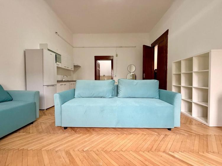 Apartament cu 4 camere decomandat, mobilat în Ultracentral