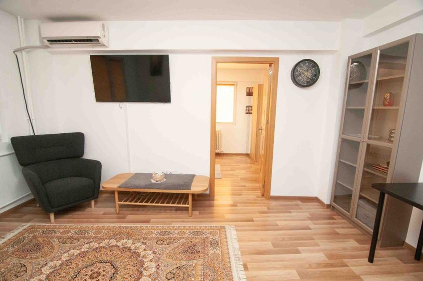 Doua camere la un minut de metrou Eroii Revolutiei - 6