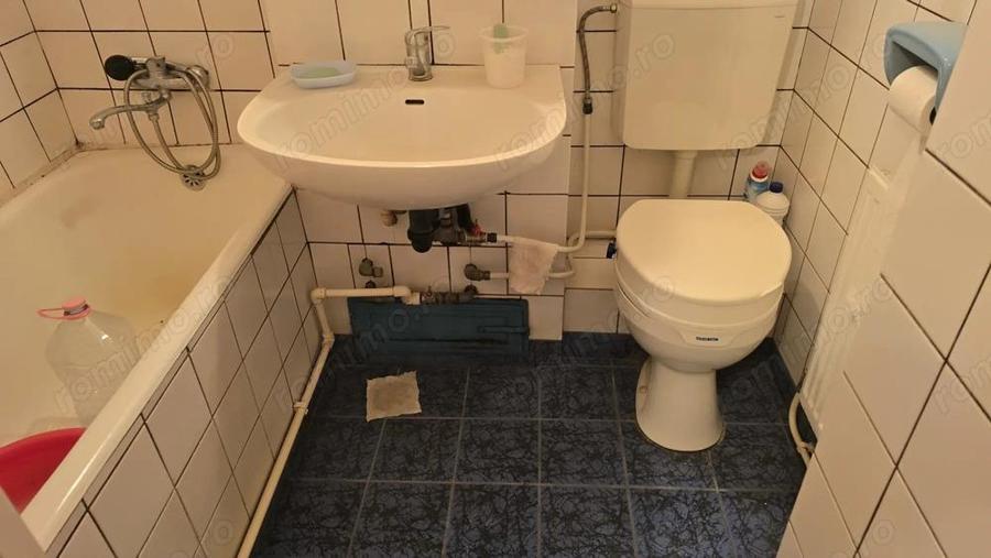 Vand apartament 2 camere decomandat in Deva, zona Micro 15, etaj 8, - 11