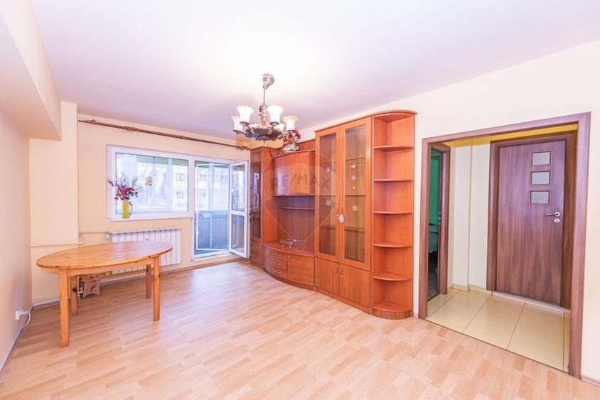 Apartament 3 camere 72 mp, 1985, 2 bai, Teiul Doamnei - 1