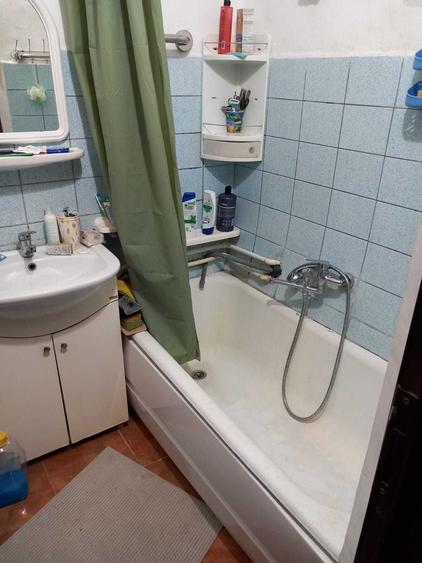 Ofer spre vanzare apartament dua camere decomandat zonaa linistita - 1