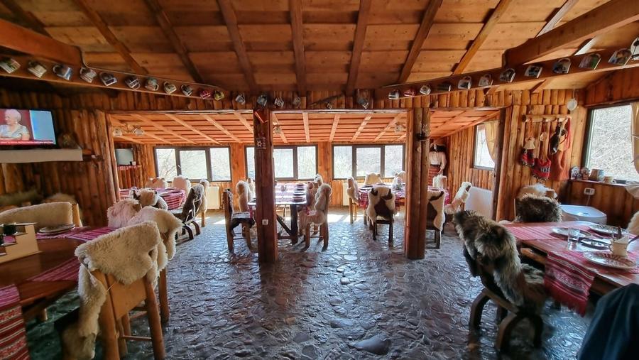 Afacere la cheie - Pensiunea Raiul de pe Râu - Munții Bucegi - 1