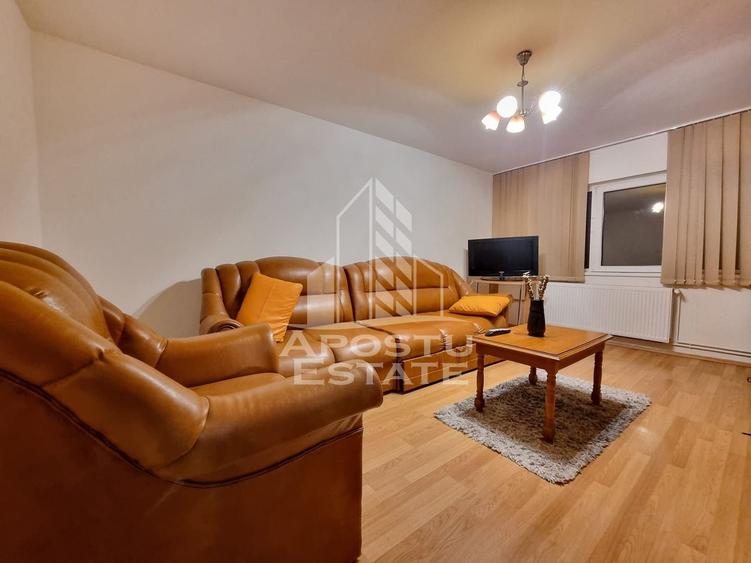 Apartament cu 3 camere, decomandat, centrala proprie, AC, zona Lunei - 2