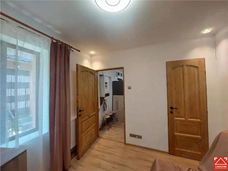 Apartament la casa, renovat, zona Politie - 8