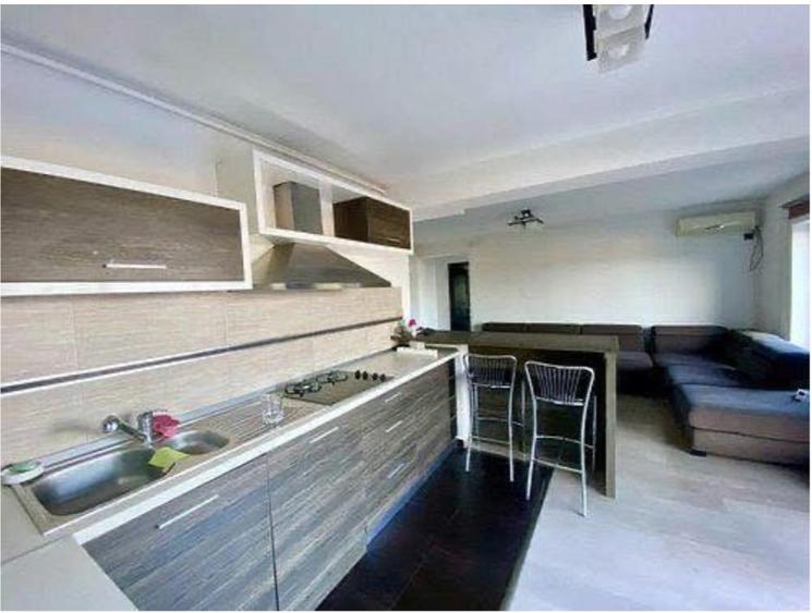 Apartament cu 3 camere decomandat, mobilat în Răcădău