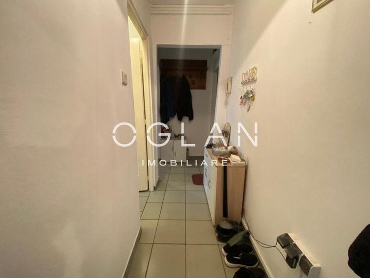 Apartament 3 camere, etaj 2, strada Semaforului - 9