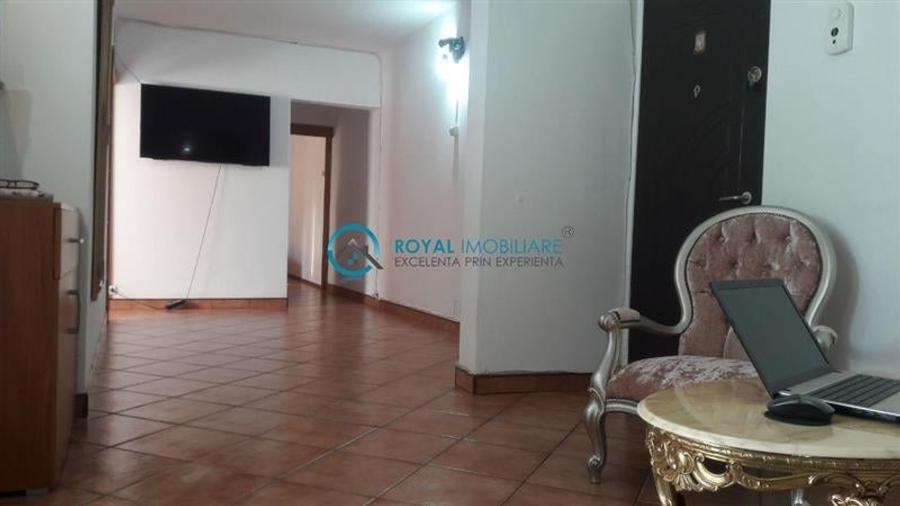Royal Imobiliare - Vanzare Apartament zona Ultracentrala - 3