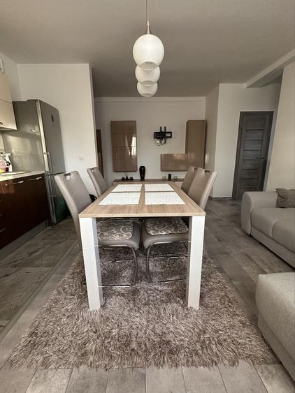 Apartament cu 2 camere semidecomandat în Dumbrăvița