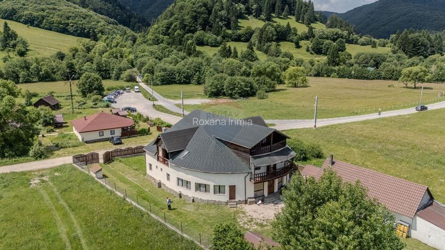 Hotel / Pensiune cu 10 camere de vanzare/Vama Buzaului Hotel / Pensiune cu 10 camere de vanzare/Vama Buzaului
