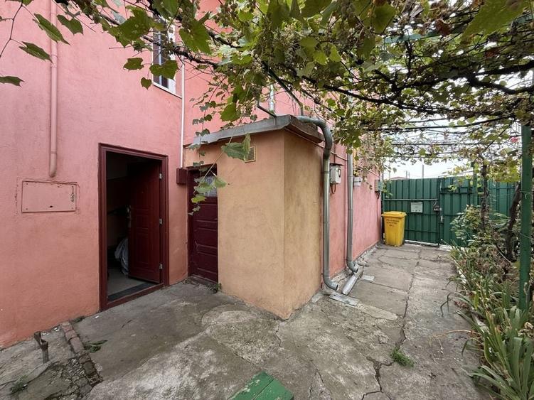 De vanzare apartament de 94MP cu curte de 90 MP - 15