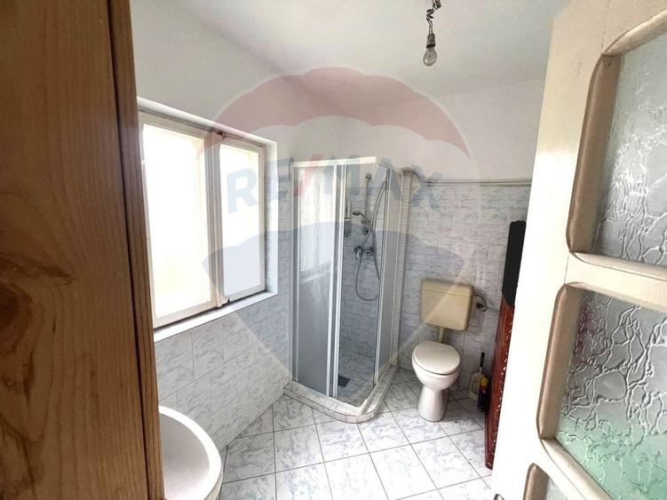 Casă / Vilă cu 6 camere de vânzare în com. Răcăciuni - 18