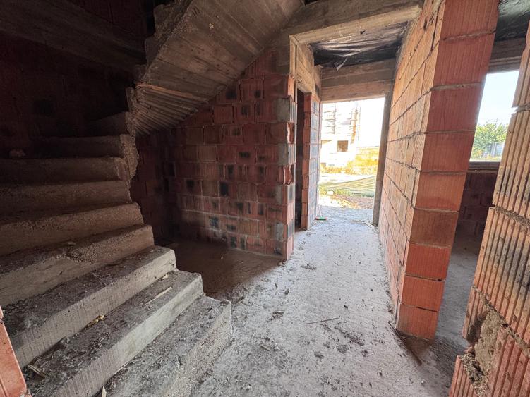 Casa P+1+Pod situata in Allegria. 4 cam. Util 105mp. teren 210 mp - 21