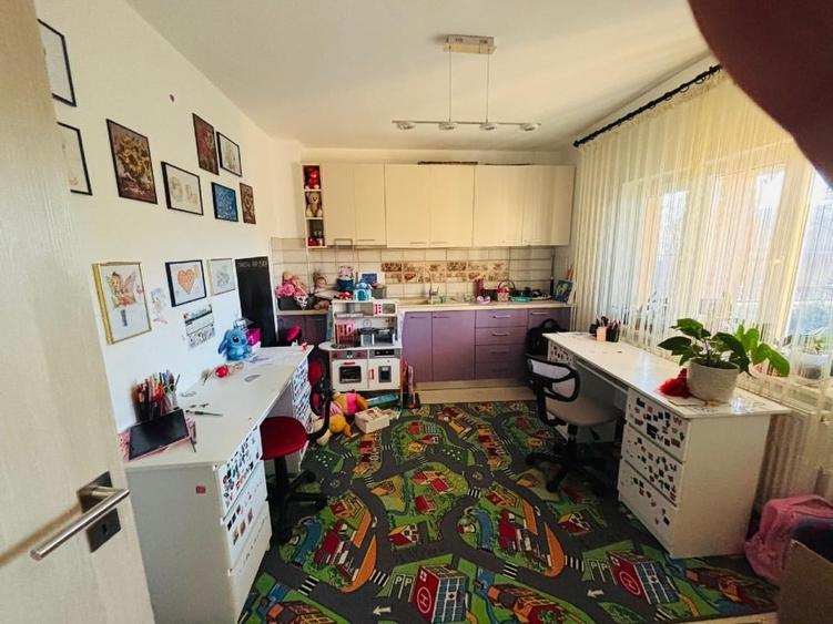 Casă de vânzare P+M, 174 mp construiți, teren 691 mp - 13