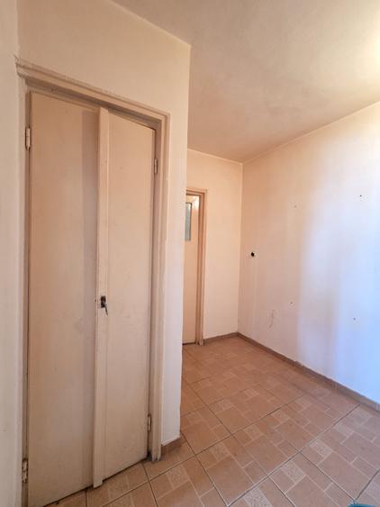 3 Camere confort 1, Zona Garii etaj 2 Liber - 8