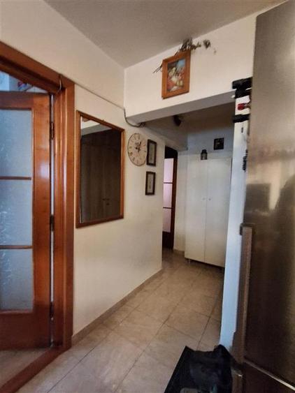 APARTAMENT CU 2 CAMERE DE VANZARE 0NESTI ZONA MAL - 4